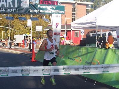 Local runners take top spots in City of Oaks marathon