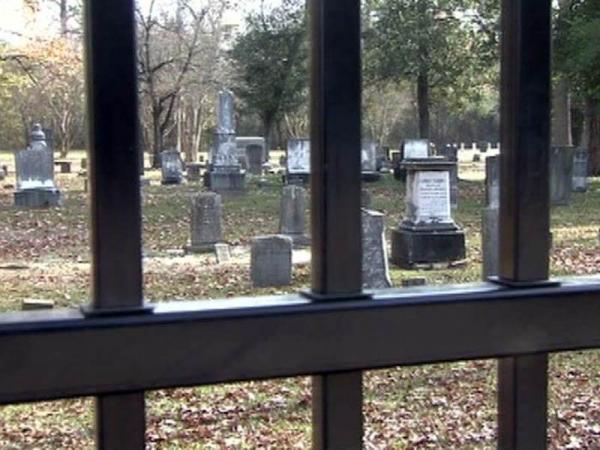 Jewish section of Fayetteville cemetery vandalized