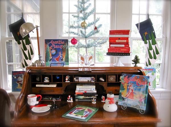Decorating with holiday books