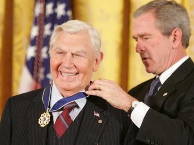President George W. Bush awards Andy Griffith the Presidential Medal of Freedom, the highest civilian award in the U.S., in November 2005.