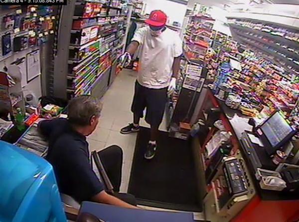 Masked gunman robs Aberdeen convenience store