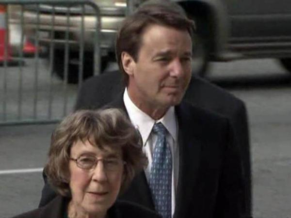 John Edwards walks into courthouse with mother