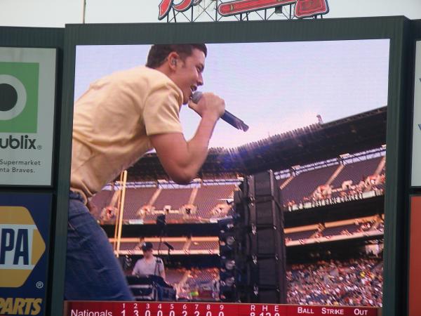 Scotty McCreery sings at Braves game