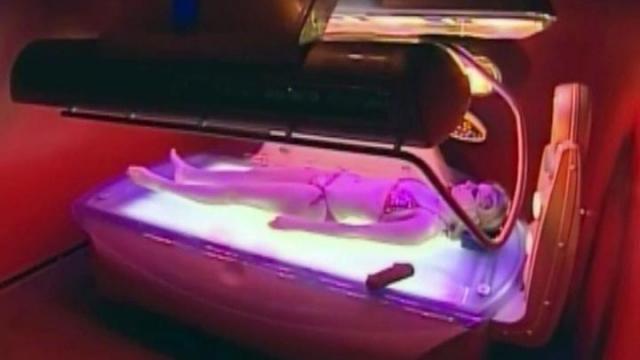 Teen tanning ban passes committee