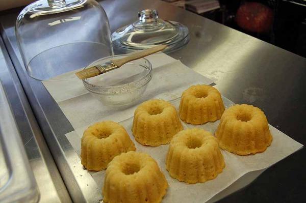 A look at Big Bundts and More, 5504 Durham-Chapel Hill Boulevard in Durham. They mainly sell bundt cakes.