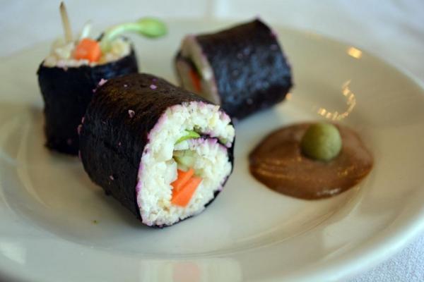 Triangle Raw Foods' veggie sushi