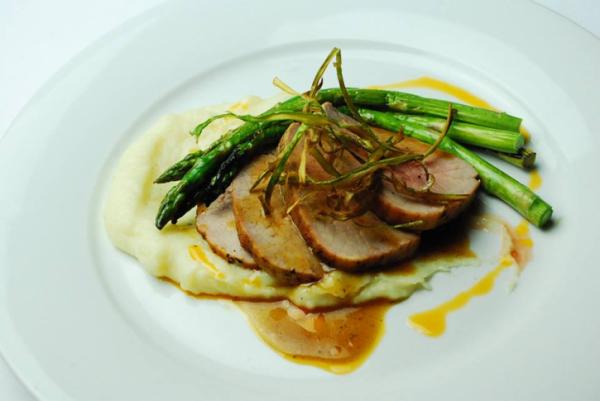 Course 3: Buttermilk Brined Veal, Smoked Extra Virgin Olive Oil, Yukon Parsnip Puree, Asparagus, CBC Summer Ale Jus, Chorizo Oil (La Residence) (Image from Competition Dining)