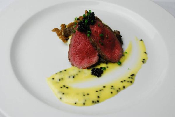 Course 3: Green Peppercorn Crusted Venison, Chapel Hill Creamery Creamy Mozzarella & Basil Grits, Truffled Wild Mushroom Ragout, Baerii Caviar Hollandaise (Image from Competition Dining)