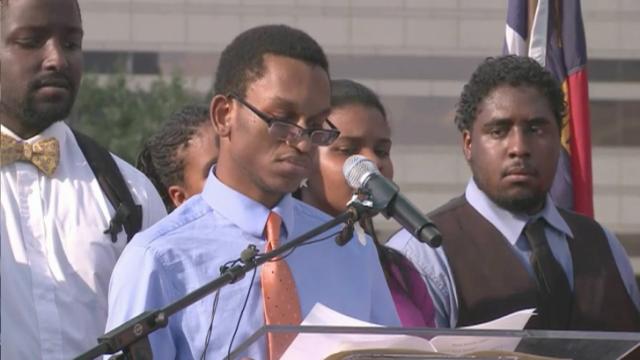 Students to rally at governor's mansion