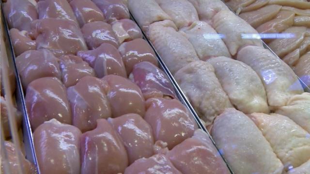 USDA allows some bacteria on raw chicken 