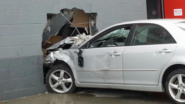 Driver crashes car into Fayetteville AutoZone