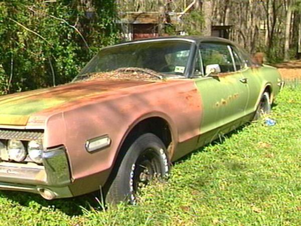 Wake County commissioners are considering an ordinance that would penalize junk car owners.(WRAL-TV5 News)