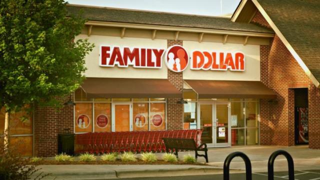 Mother dies in car crash after leaving child at Family Dollar