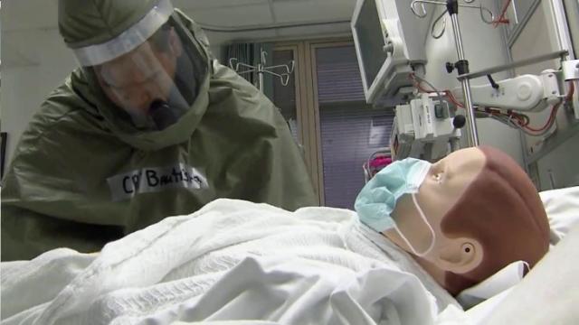 Soldiers simulate Ebola response