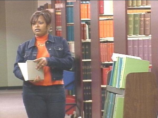 Two years ago, Anise Hayes lost her mother, but she was determined to go to college.Things turned around for her two weeks ago when she received a $1,500 scholarship from the Tom Joyner Foundation.(EWRAL-TV5 News)