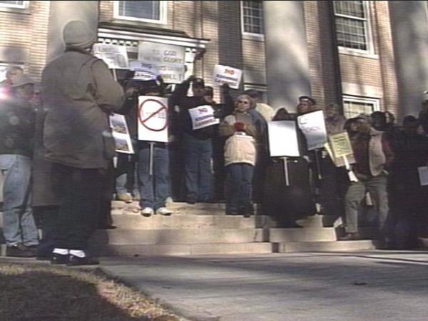 Landfill opponents gathered Tuesday morning to protest.(WRAL-TV5 News)