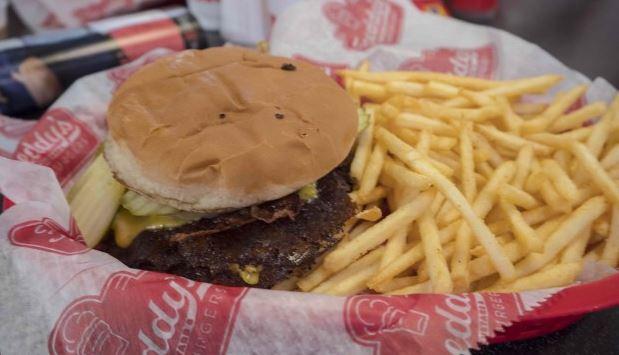 Burger review: Freddy's Frozen Custard & Steakburgers