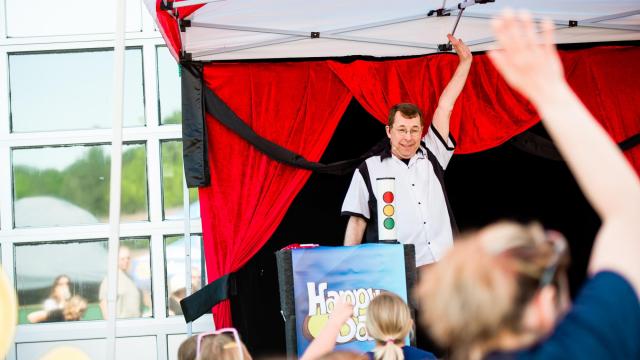 Wake Forest center takes popular Happy Dan the Magic Man shows online