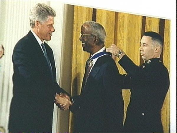 Franklin receives President's Medal of Honor