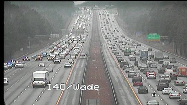 Crash closes lanes on I-40 near Harrison Ave. in Cary