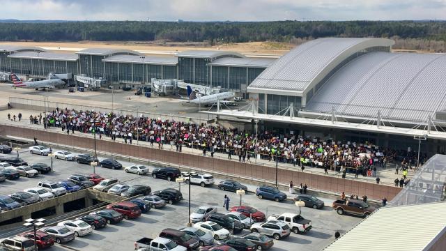 150 expected, 1,000 showed up for RDU protest of Trump travel ban