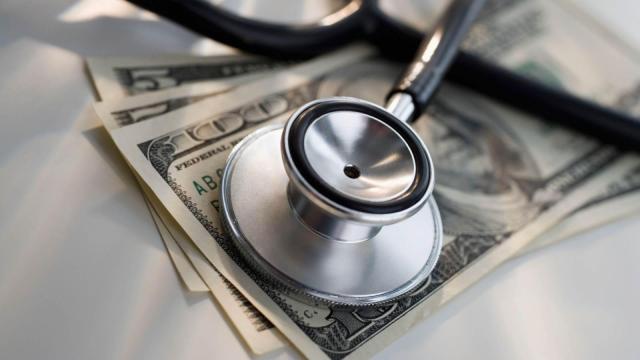 Poll: Insurers, health care industry blamed for rising costs