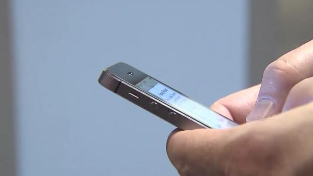  Proposed bill would force NC drivers to put down their cellphones 