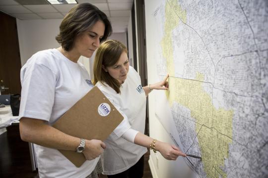Rebelling Republican Suburbs Offer Democrats Path to House Control
