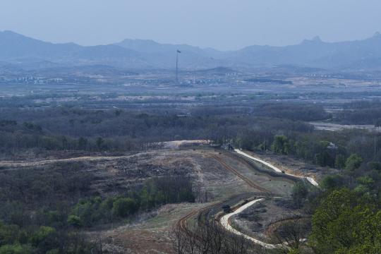 South Korea Proposes Border Talks With North Korea After Kim’s Overture