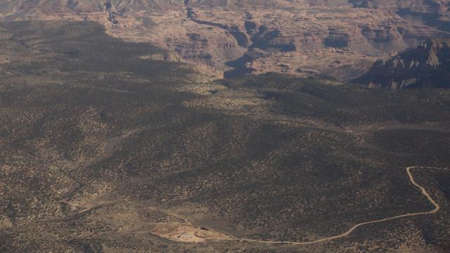 Grand Canyon crowds raise coronavirus fears