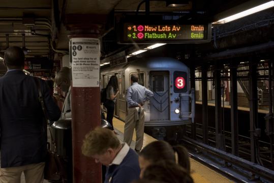Mayor Forces Delay of Cuomo’s Plan to Renovate 33 Subway Stations
