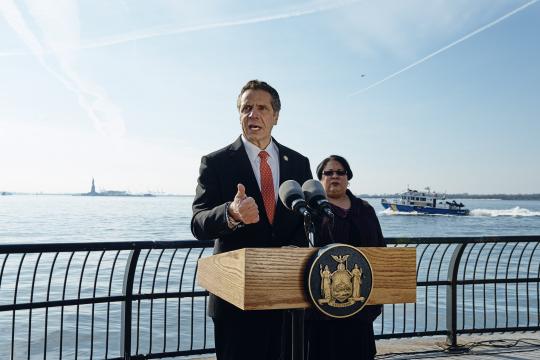 Cuomo, a Lone Wolf, Pivots to Build Coalition