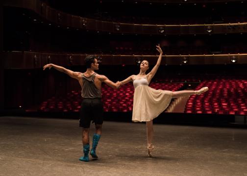 A New Juliet Blooms as a Ballerina