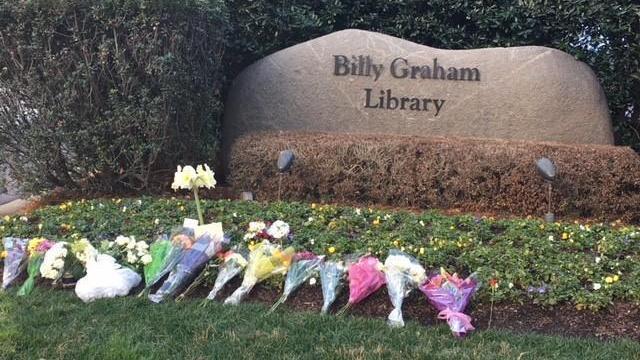 Photos: Nation mourns beloved evangelist Billy Graham