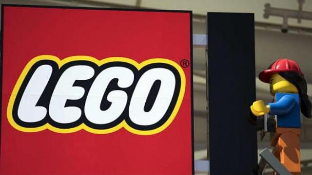 Legos vows to remove gender bias from its toys 