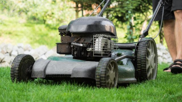 The benefits of grasscycling lawn clippings