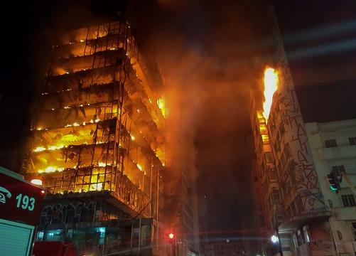 Fire in São Paulo, Brazil, Brings Down a High-Rise