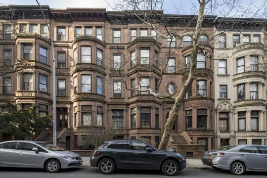 Airbnb Drives Up Rent Costs in Manhattan and Brooklyn, Report Says