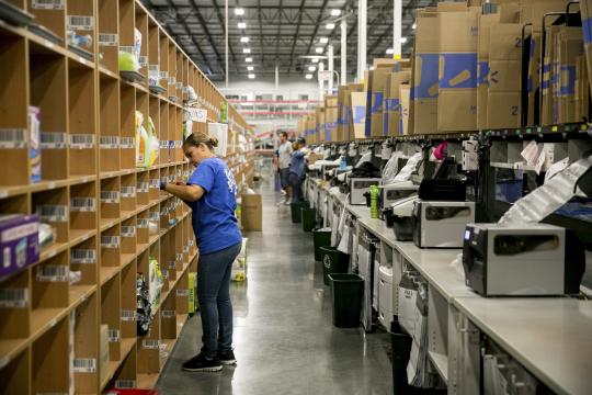 Walmart’s Online Sales Grew by 33 Percent Amid Aggressive E-Commerce Push