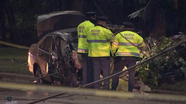 Man killed in single-car crash in Raleigh