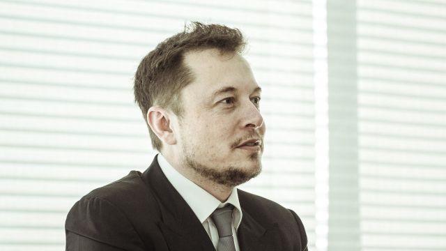 Elon Musk Considers Taking Tesla Private, Jolting Markets