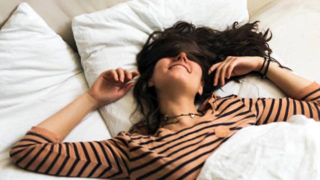 Daytime naps once or twice a week may be linked to a healthy heart, researchers say