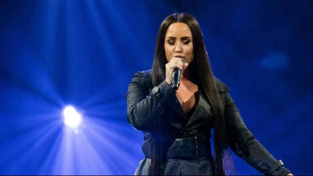 Demi Lovato, out of rehab, resumes Los Angeles life