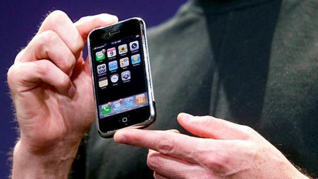 This day in history: Steve Jobs debuts iPhone