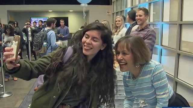 UNC-Chapel Hill chancellor says goodbye to students with pizza party