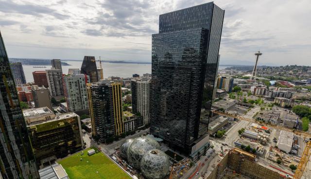Report: Amazon reconsidering plan to build 25,000-job campus in New York City