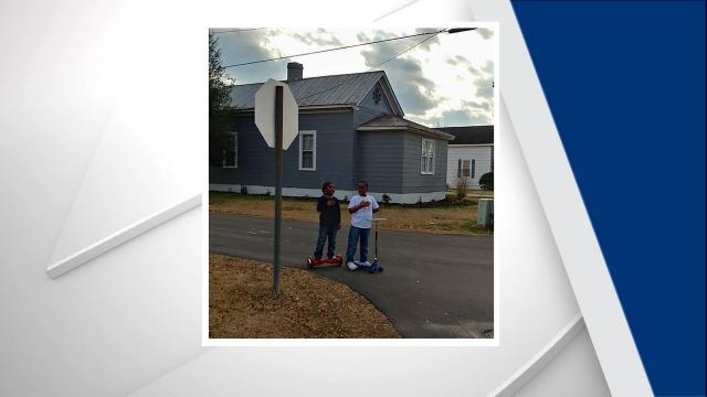 Act of patriotism caught on camera as boys stop, say pledge outside Roseboro fire station