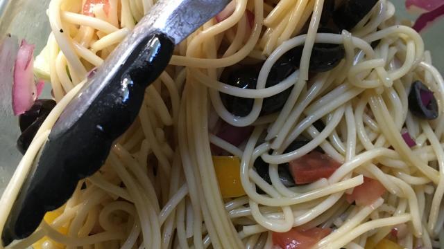 Recipe: Spaghetti and vegetable salad