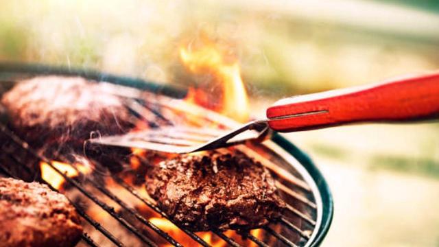 4 quick and easy hacks for cleaning the grill