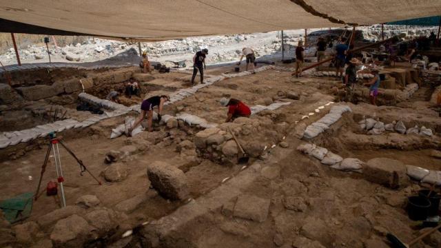 UNC-Chapel Hill students uncover and discover pieces of Judaic history